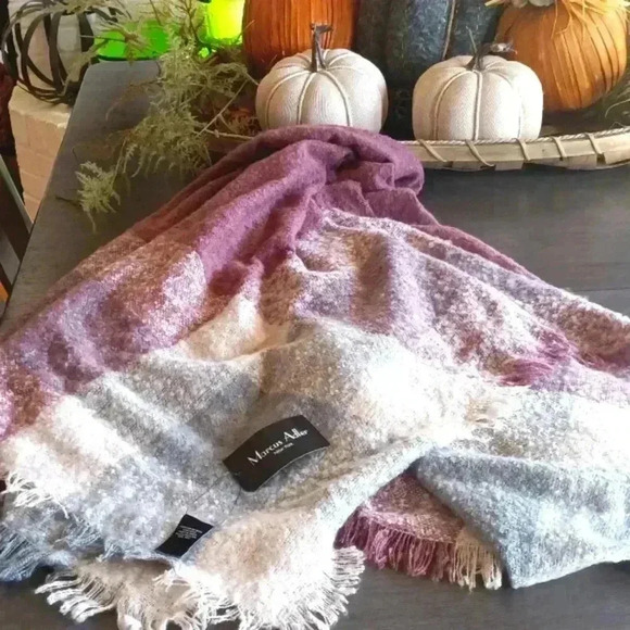 Marcus Adler Scarf NWT - Picture 1 of 2